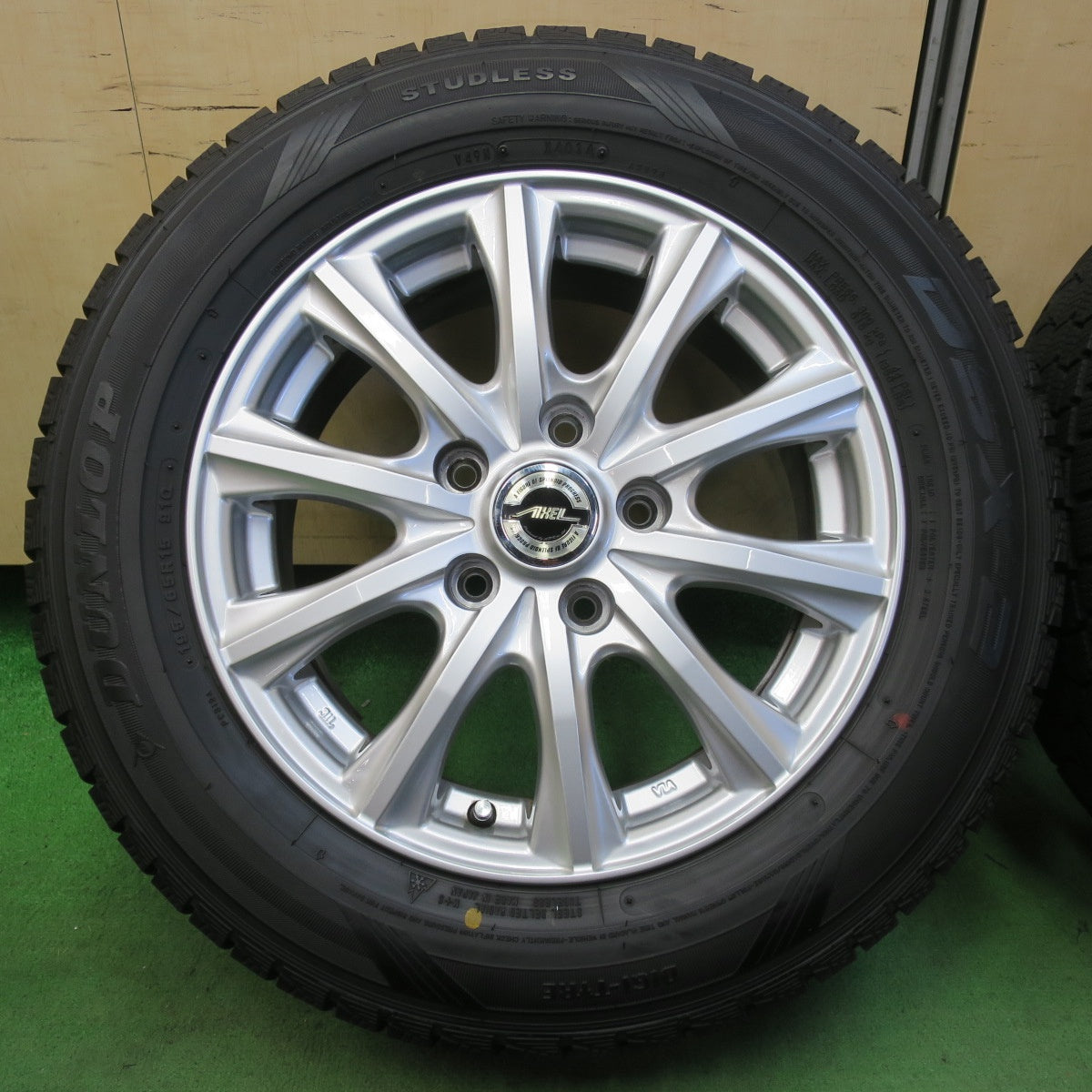 バリ溝！キレイ！9.5分★スタッドレス 195/65R15 ダンロップ DSX-2 AXEL アクセル 15インチ PCD114.3/5H★5051305イス