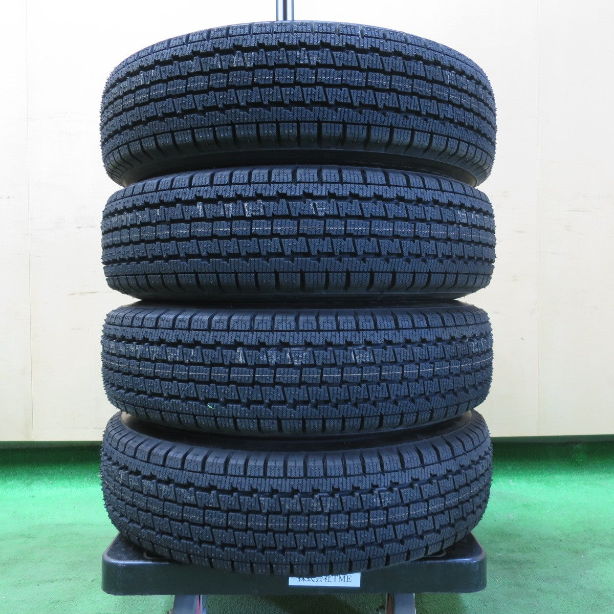 [送料無料] ほぼ未使用！22年★ダイハツ ハイゼット 純正 スチール 145/80R12 80/78N スタッドレス ブリヂストン W300 12インチ PCD100/4H★4100710イス