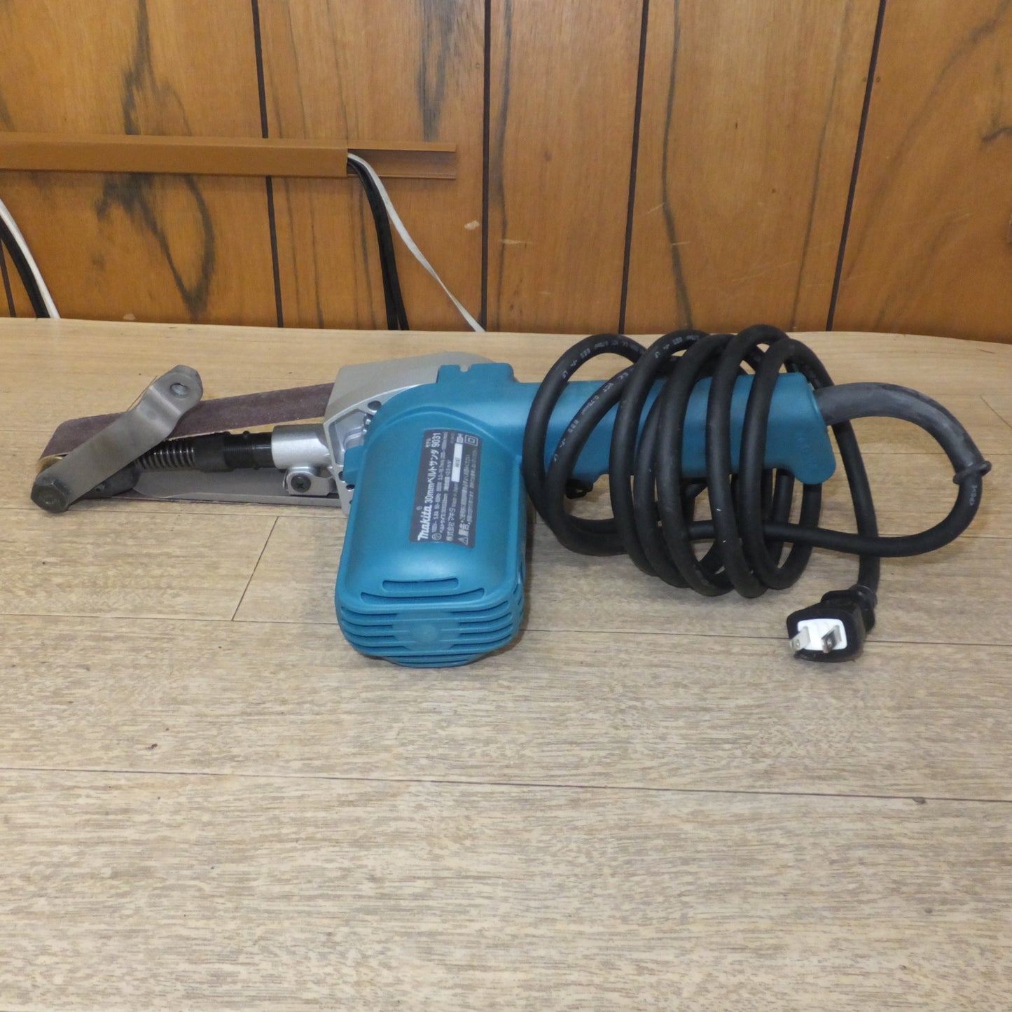 [送料無料] ★マキタ makita 30mm ベルトサンダ 9031　100V～ 5.8A 50-60Hz 550W★