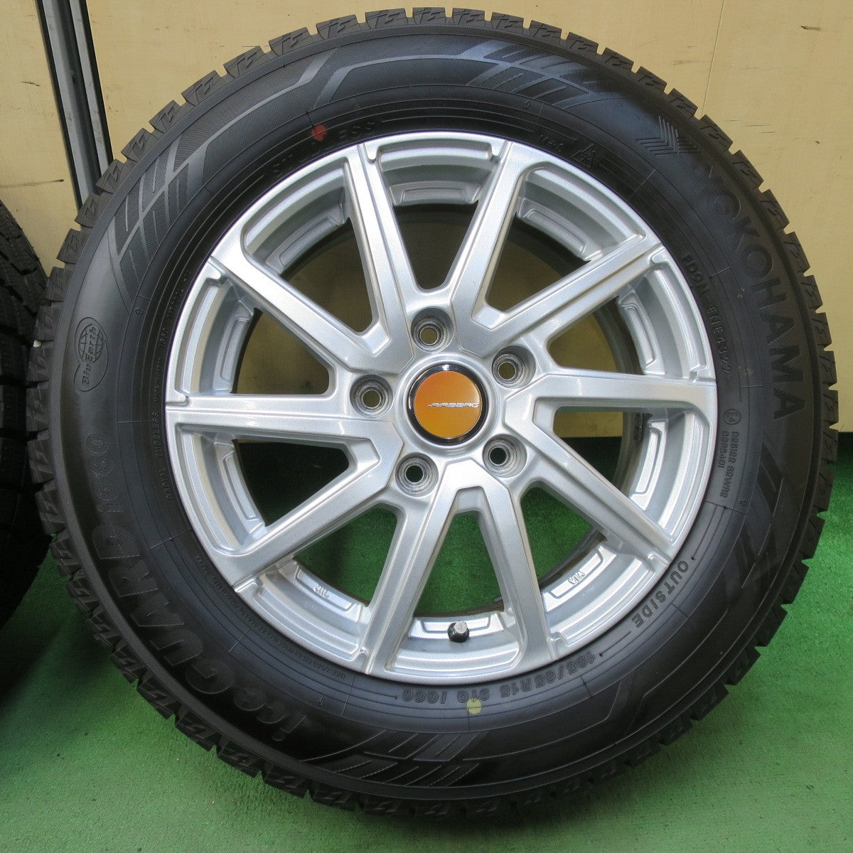バリ溝！22年！キレイ！ほぼ10分★スタッドレス 195/65R15 ヨコハマ アイスガード iG60 AIRBERG LAUREN エアベルグ ローレン 15インチ PCD114.3/5H★5093011イス