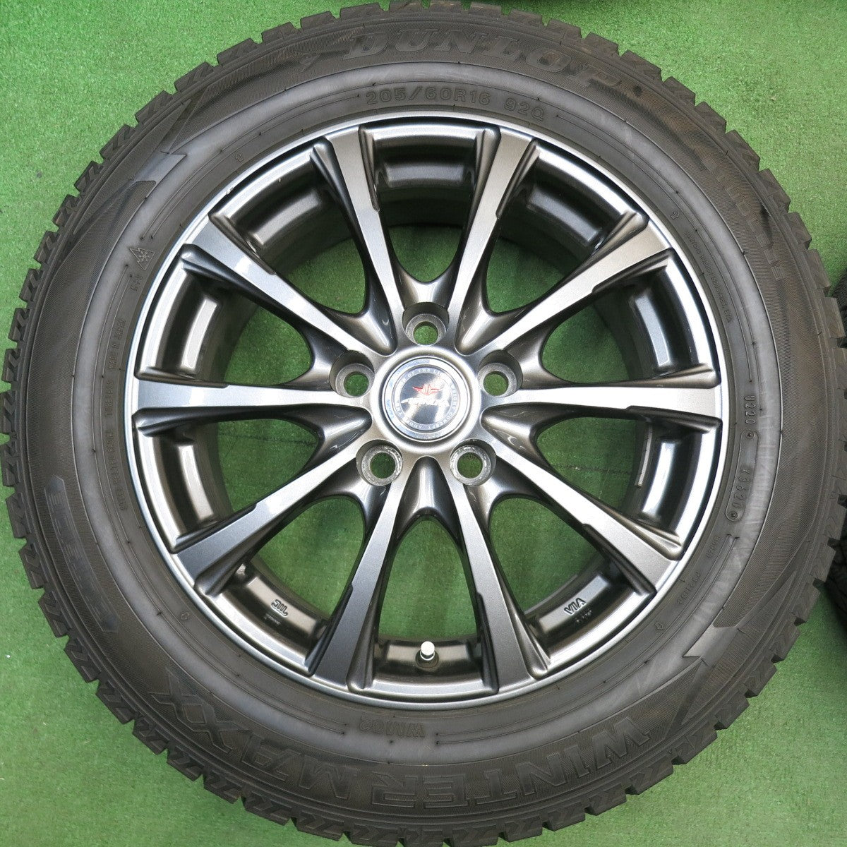 バリ溝！9.5分★スタッドレス 205/60R16 ダンロップ ウインターマックス WM02 AIRNOVA エアノヴァ 16インチ PCD114.3/5H★6032803HAス