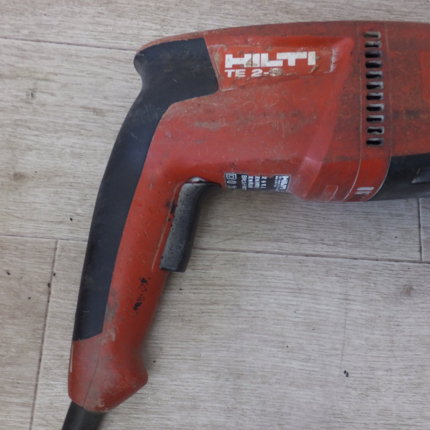 [送料無料] ★ヒルティ HILTI ロータリーハンマー TE2-S　100V～ 650W 50-60Hz★