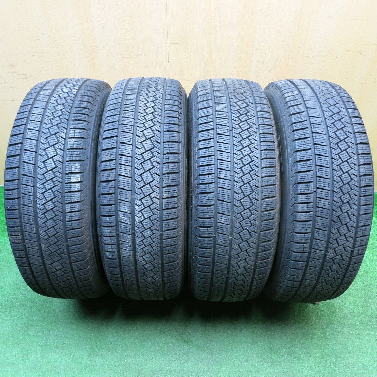 バリ溝！23年！9分★スタッドレス 235/65R18 ピレリ アイスゼロ アシンメトリコ Precious HM-1 プレシャス 18インチ PCD114.3/5H★5121105HAス