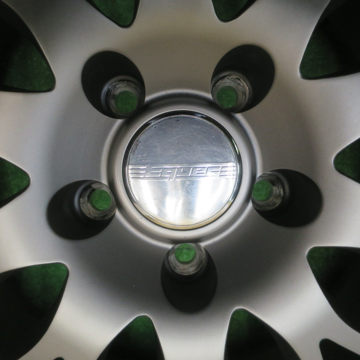 バリ溝！キレイ！8.5分★235/45R18 ハイフライ HF805 Eques エクアス 18インチ PCD114.3/5H★5102603NJノ