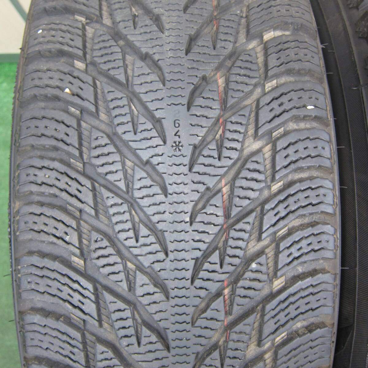 バリ溝 20年 綺麗 9分★ランドローバー ディフェンダー 純正 255/70R18 スタッドレス ノキアン R3 SUV PCD120/5H★4041605TNス