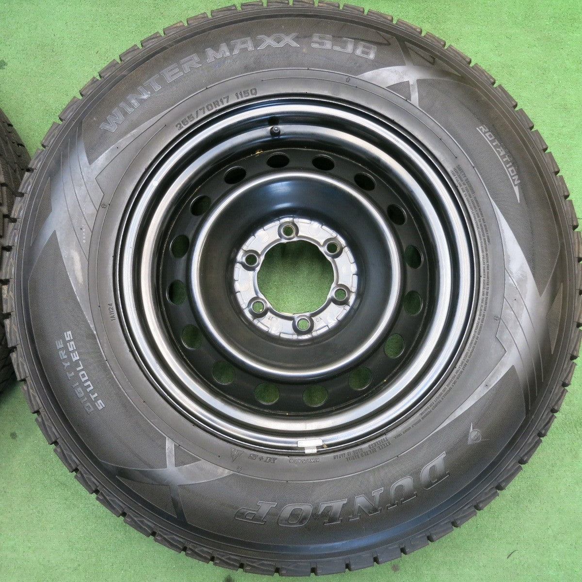 ほぼ未使用！キレイ◎トヨタ FJクルーザー 純正 スチール 265/70R17 スタッドレス ダンロップ ウインターマックス SJ8 17インチ PCD139.7/6H◎6062503HAス