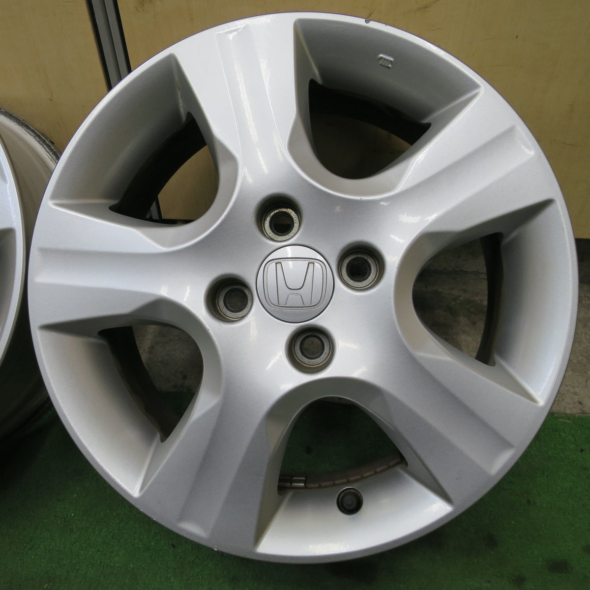 4本価格★ホンダ フィット シャトル 純正 ホイール 15インチ 15×5.5J PCD100/4H★6060906NGホ