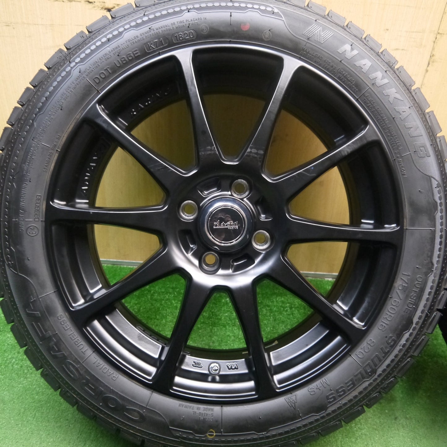 バリ溝！キレイ！9.5分以上★スタッドレス 175/60R16 ナンカン CORSAFA Advanti RACING アドバンティ レーシング 16インチ PCD100/4H★5072302Hス