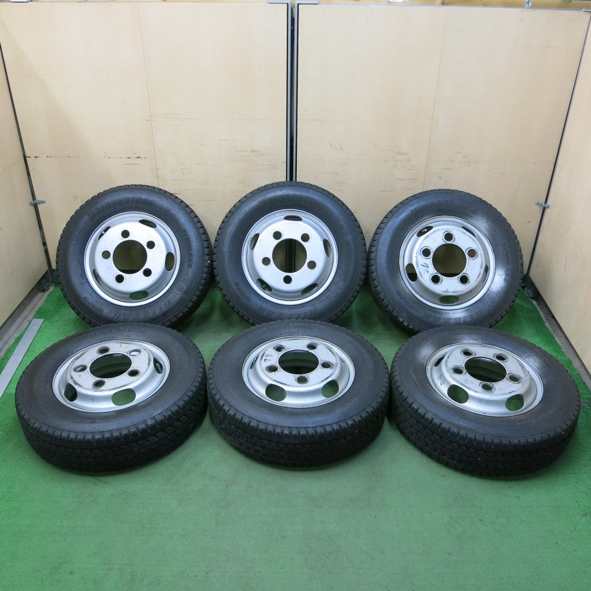 [送料無料] バリ溝！8.5分！6本★トラック タイヤ 195/75R15 109/107L スタッドレス ブリヂストン ブリザック W979 TOPY スチール 15インチ PCD203.2/5H★5031501ナス