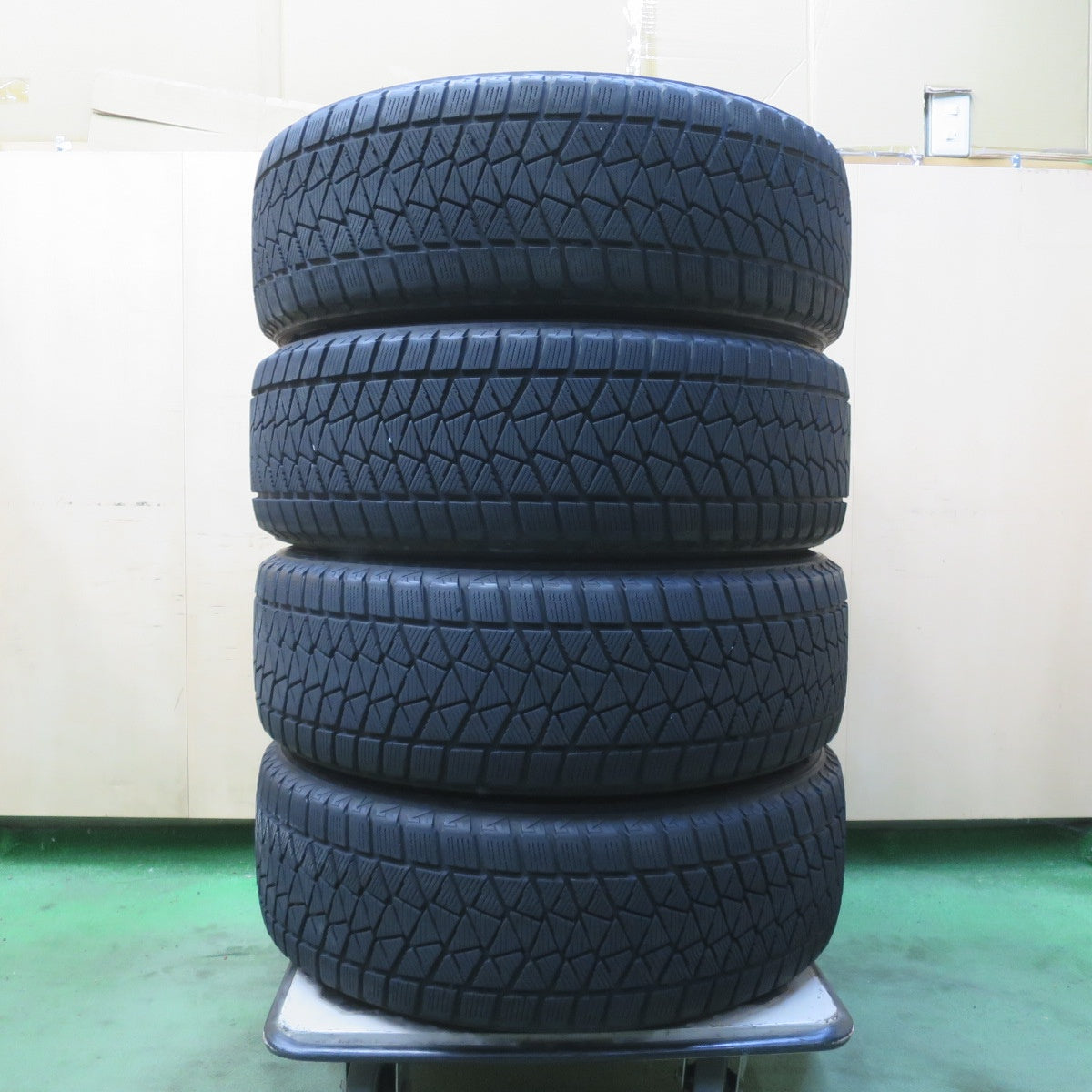 キレイ★40系 アルファード 等 LEHRMEISTER LF-IZOLA2 225/60R18 スタッドレス ブリヂストン ブリザック DM-V2 レアマイスター 18インチ PCD120/5H★6042511イス