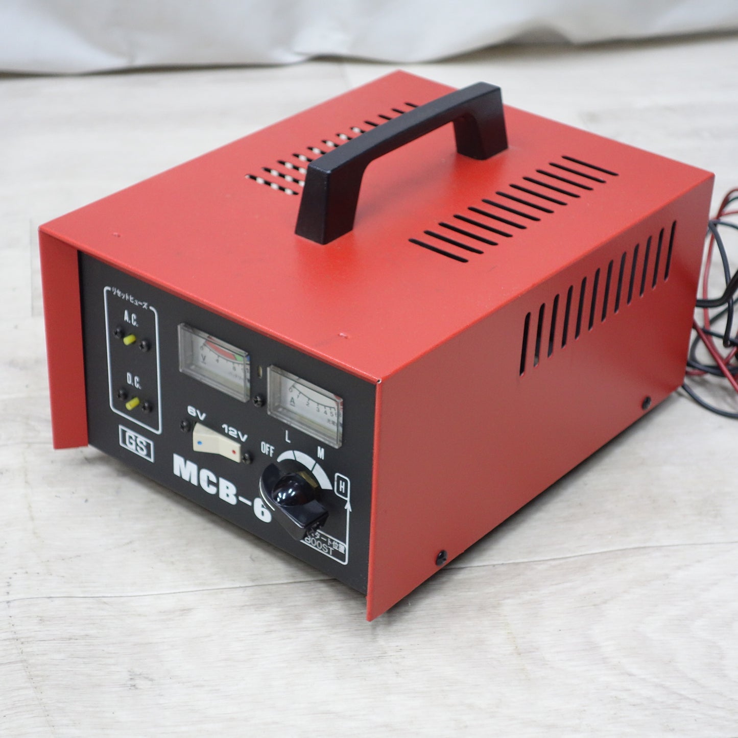[送料無料] ◆日本電池 GS 小型 充電器 マイ チャージャー 6V 12V MCB-6 バッテリー 外箱付き◆