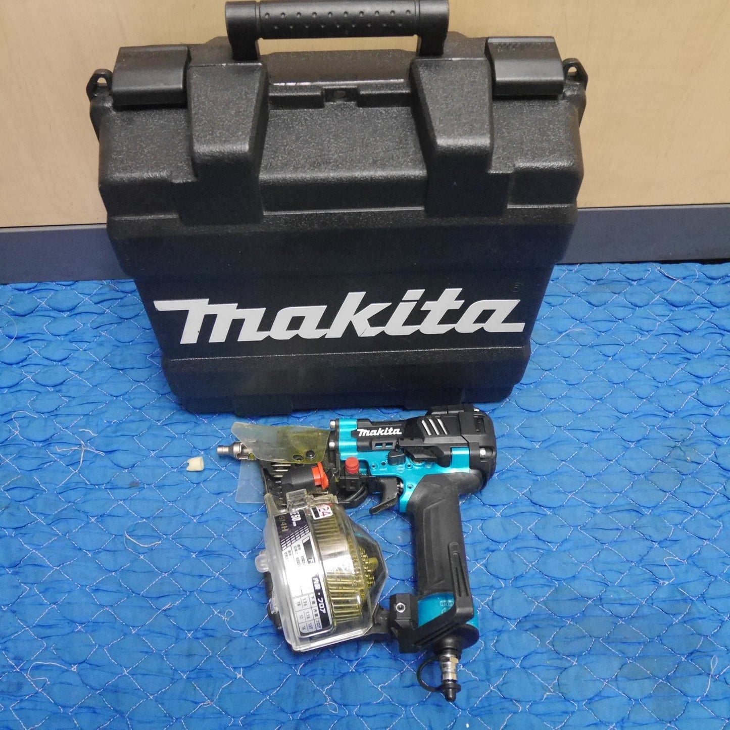 [送料無料] キレイ☆マキタ 50mm 高圧 エア 釘打機 AN514HM 青 エアー ツール 工具 釘打ち機 makita☆