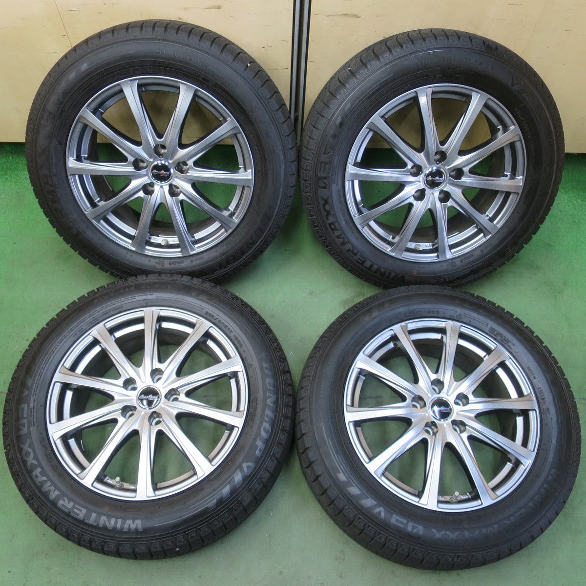 バリ溝！22年！キレイ！9.5分★スタッドレス 215/60R17 ダンロップ ウインターマックス 03 Eurospeed MANARAY SPORT ユーロスピード マナレイ 17インチ PCD114.3/5H★6052706イス