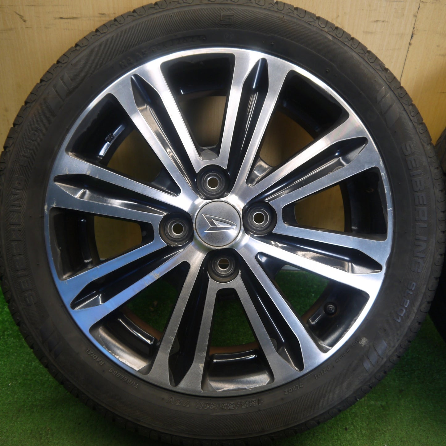 バリ溝！24年！8.5分★ダイハツ タント カスタム 純正 165/55R15 セイバーリング SL201 15インチ PCD100/4H★6052702Hノ