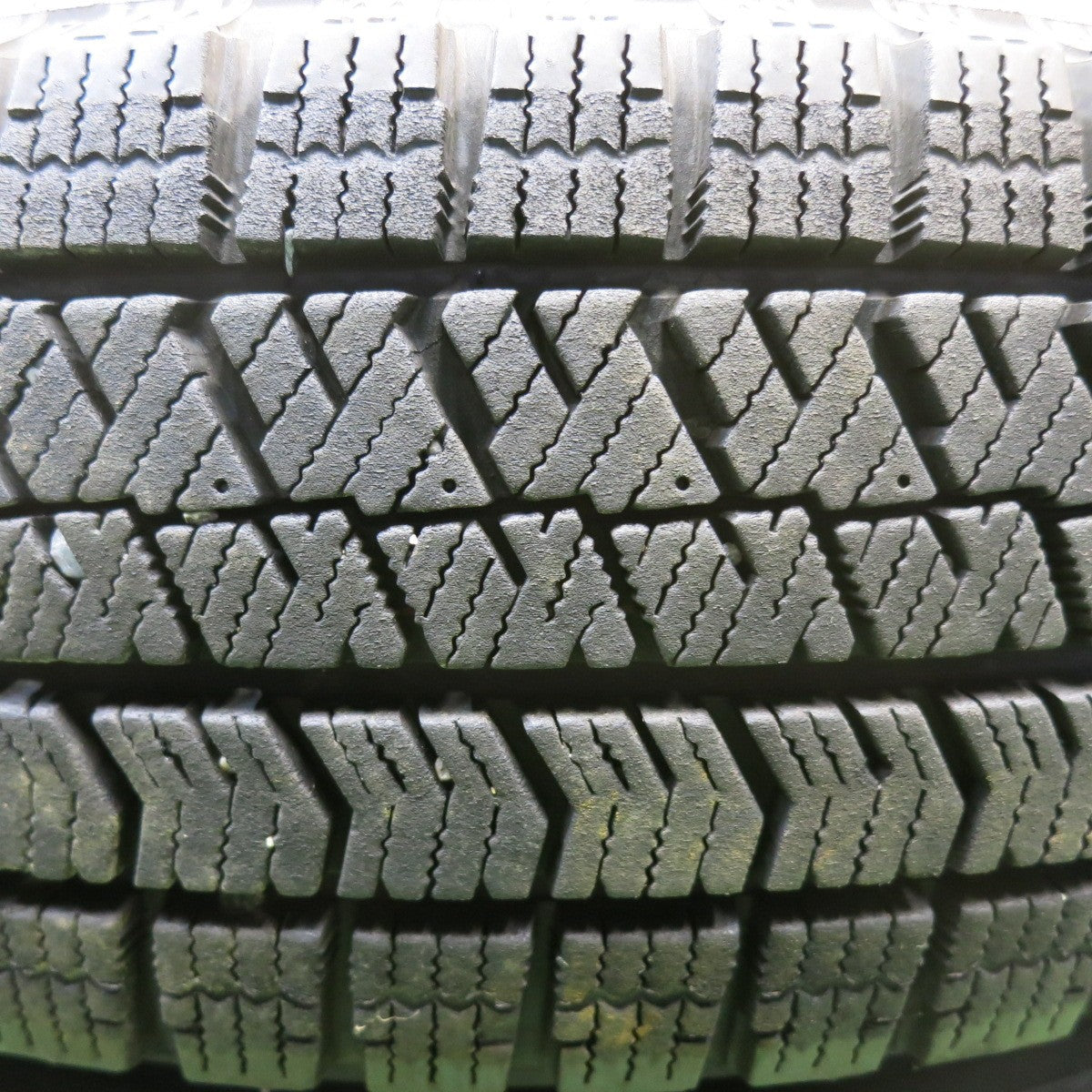 バリ溝！22年！8.5分★スズキ ワゴンR スティングレー 純正 155/65R14 スタッドレス ブリヂストン ブリザック VRX2 14インチ PCD100/4H★6050301HAス