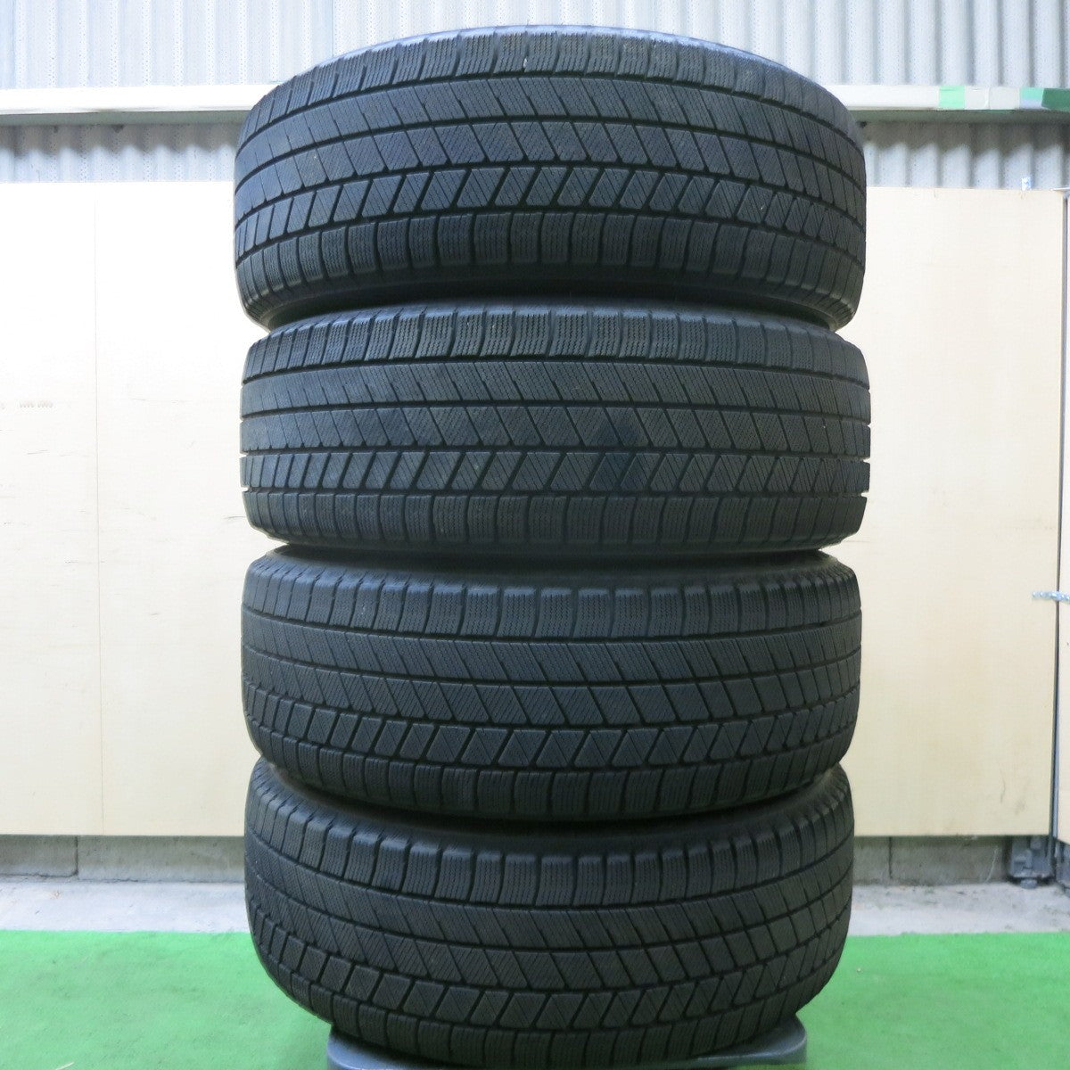 キレイ！23年★スタッドレス 225/60R17 ブリヂストン ブリザック VRX3 ravrion RS01 ラブリオン 17インチ PCD114.3/5H★6012001ナス