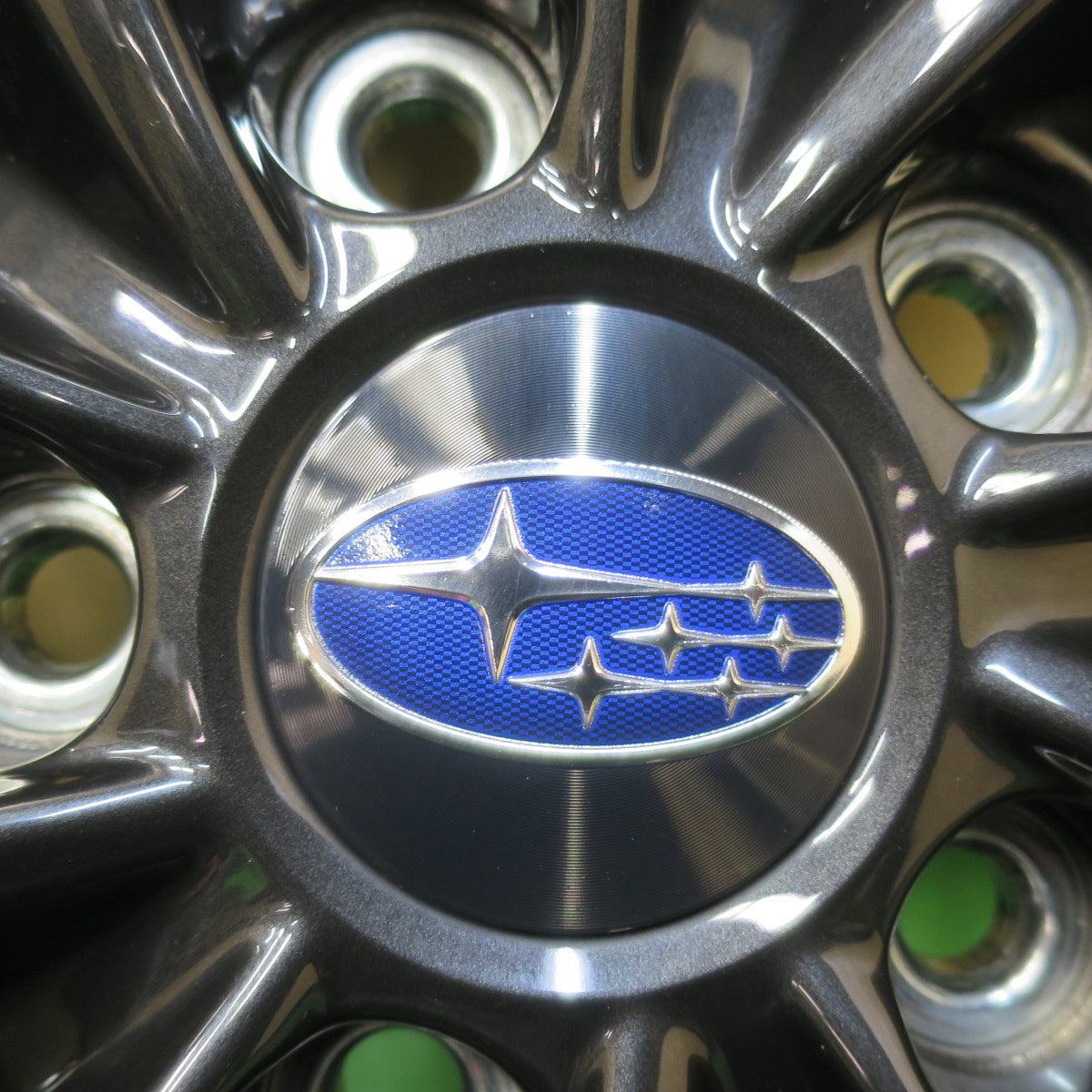 バリ溝！21年！キレイ！9.5分★スバル VN 5 レヴォーグ 純正 215/50R17 スタッドレス ヨコハマ アイスガード iG70 17インチ PCD114.3/5H★5120607イス