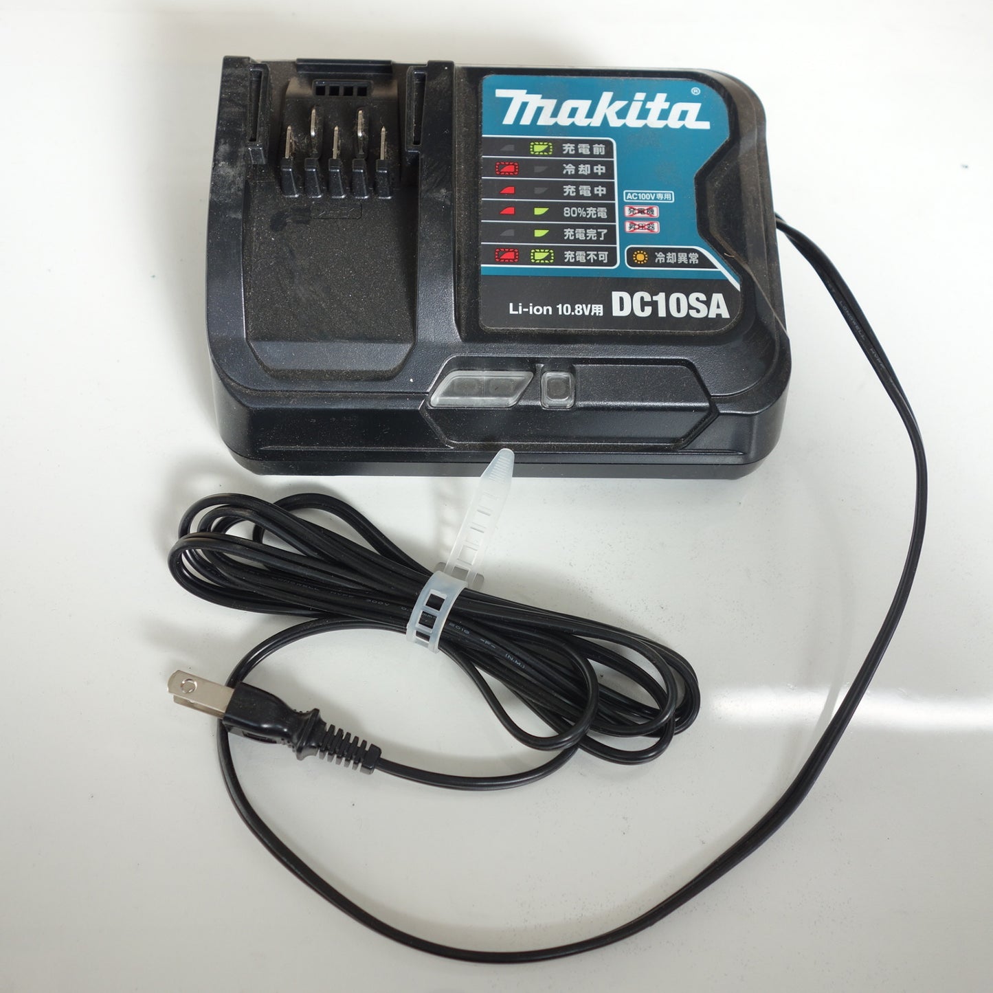 [送料無料] ◆マキタ 充電式 ファン CF100D 10.8V 電動 工具 扇風機 屋内 野外 夏 Makita◆