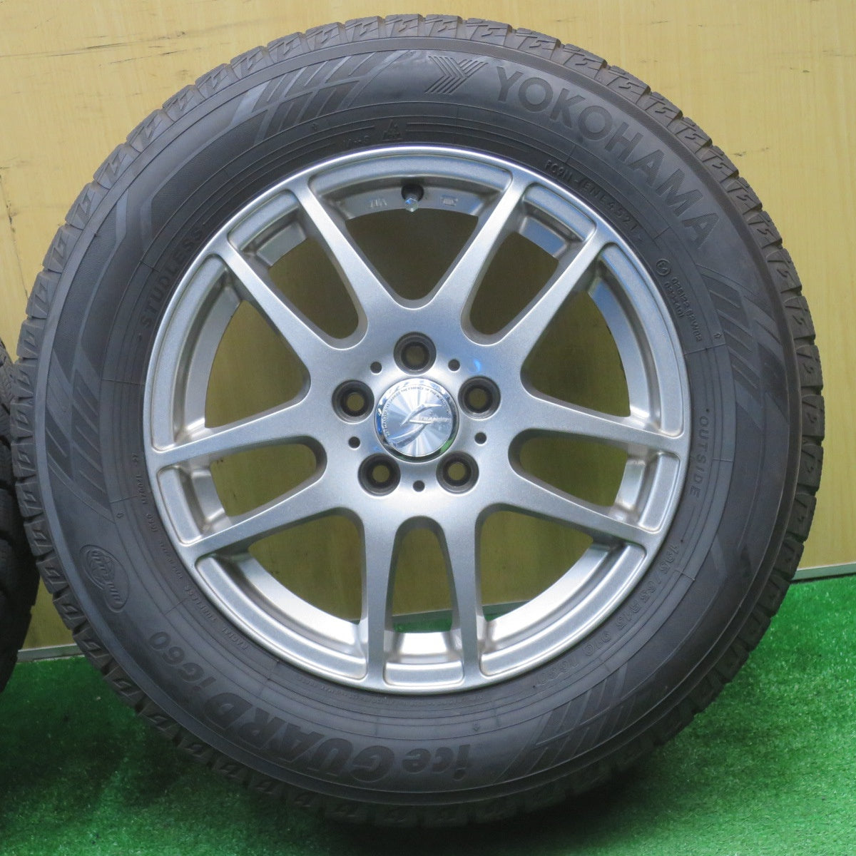 バリ溝！21年！9分★プリウス 等 195/65R15 スタッドレス ヨコハマ アイスガード iG60 STRANGER ストレンジャー 15インチ PCD100/5H★5110602NJス