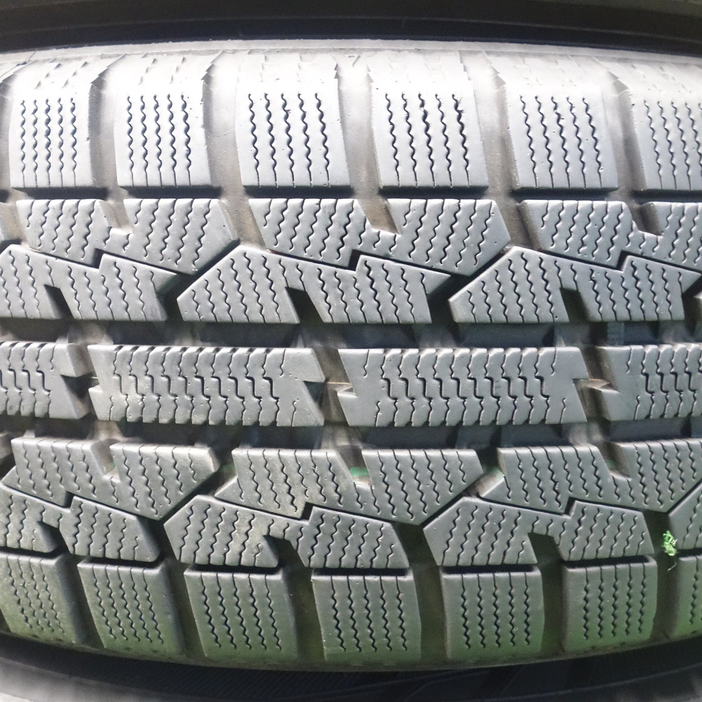 バリ溝！22年！9.5分★シエンタ 等 185/60R15 スタッドレス トーヨー オブザーブ ガリット GIZ TOPRUN トップラン 15インチ PCD100/5H★6020802KTス