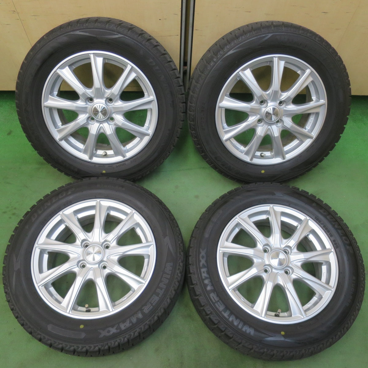 バリ溝！23年！キレイ！9.5分★スタッドレス 185/65R15 ダンロップ ウインターマックス WM02 DUFACT デュファクト 15インチ PCD100/4H★6031111イス
