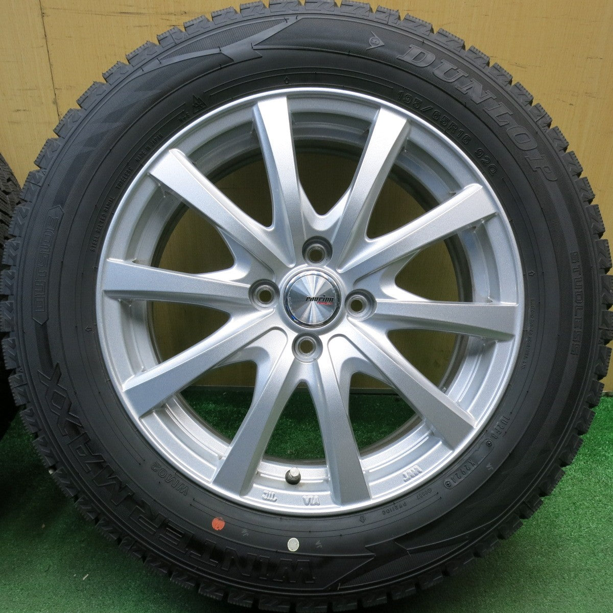 ほぼ未使用！24年！キレイ★スタッドレス 195/65R16 ダンロップ ウインターマックス WM02 ravrion RS01 ラブリオン 16インチ PCD100/4H★6031503HAス