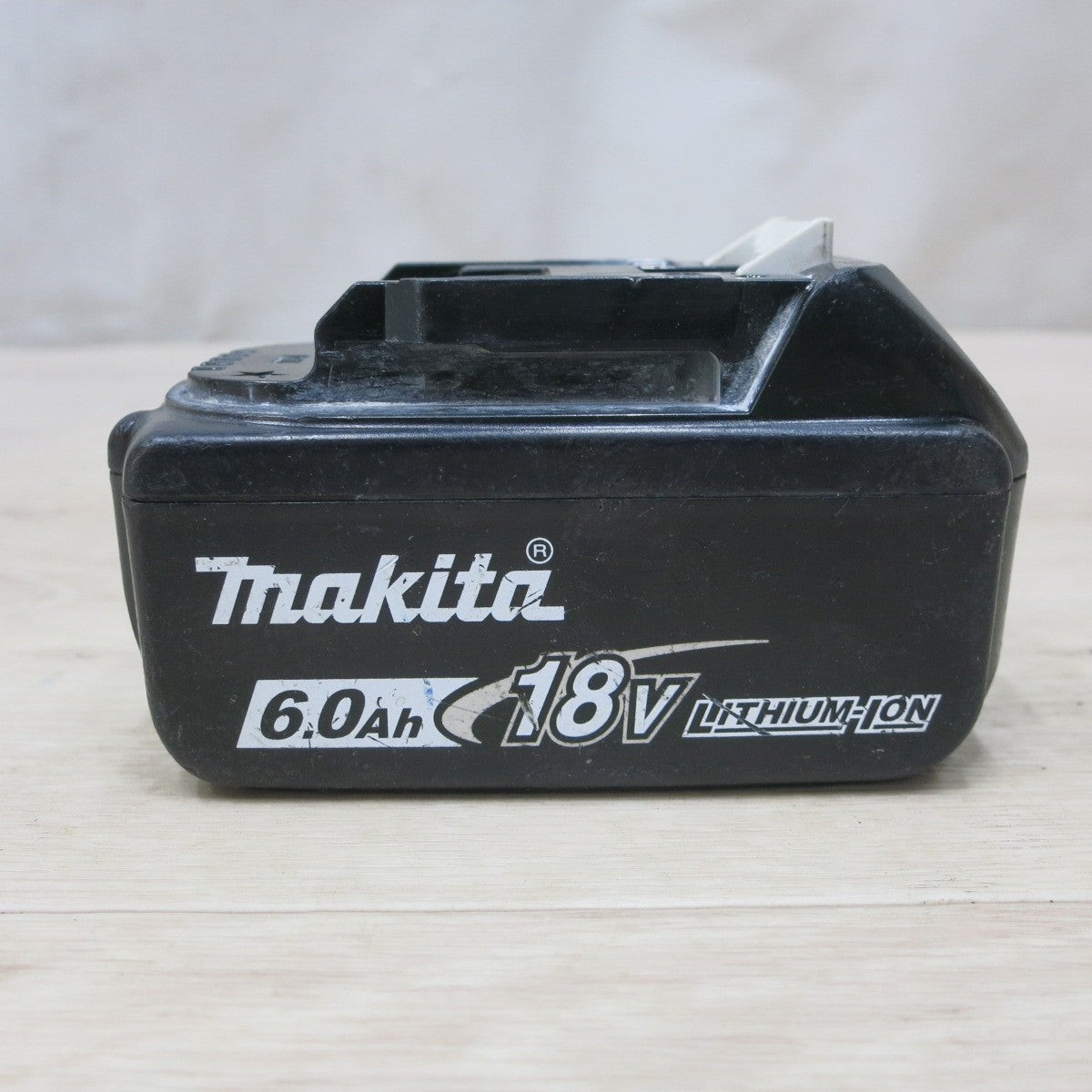 [送料無料] ◆マキタ Li-ion リチウム イオン バッテリー 18V BL1860B 6.0Ah 急速充電 残量表示 雪◆