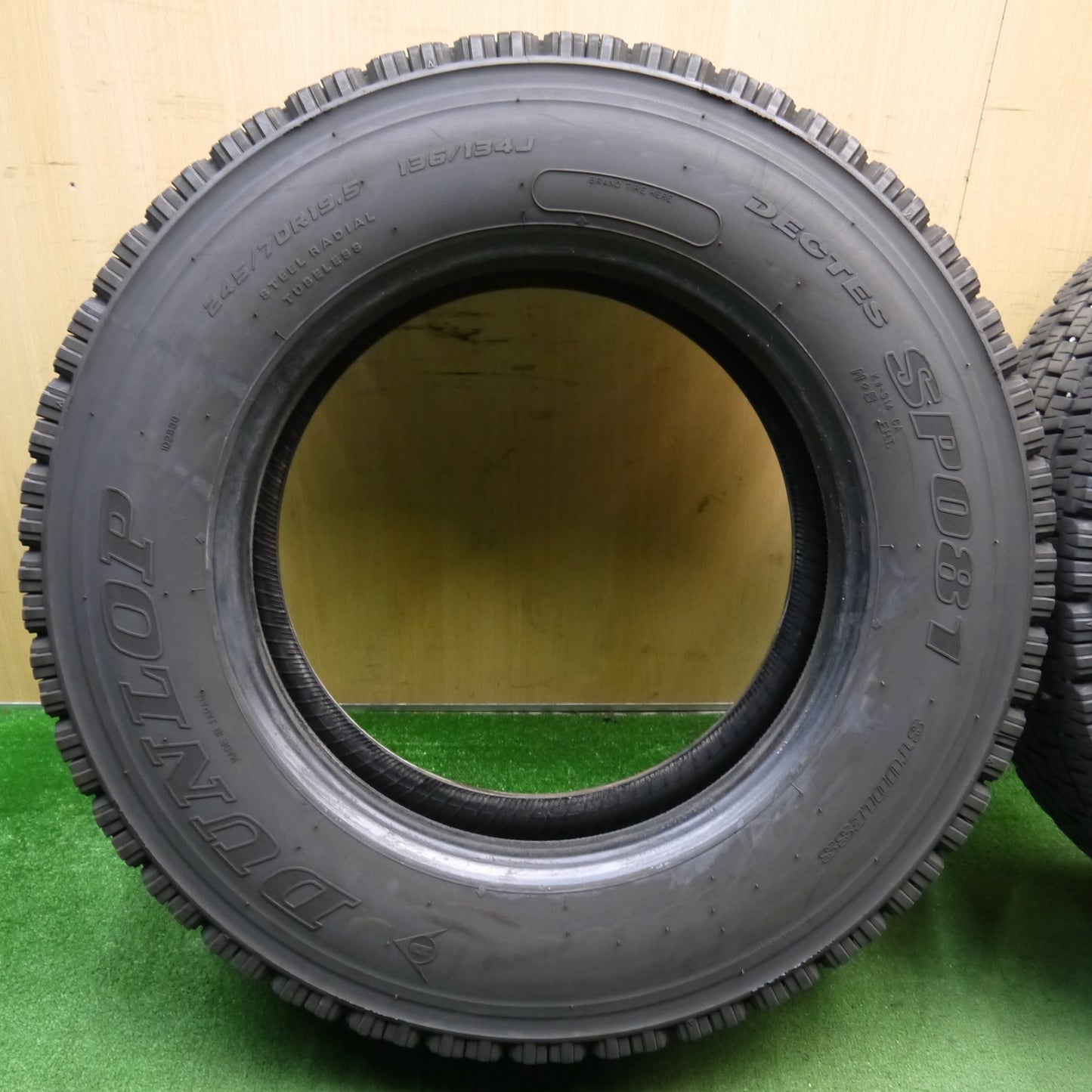 2本価格！23年★トラック タイヤ 245/70R19.5 136/134J スタッドレス ダンロップ デクテス SP081 DECTES 19.5インチ★5062306KKスタ