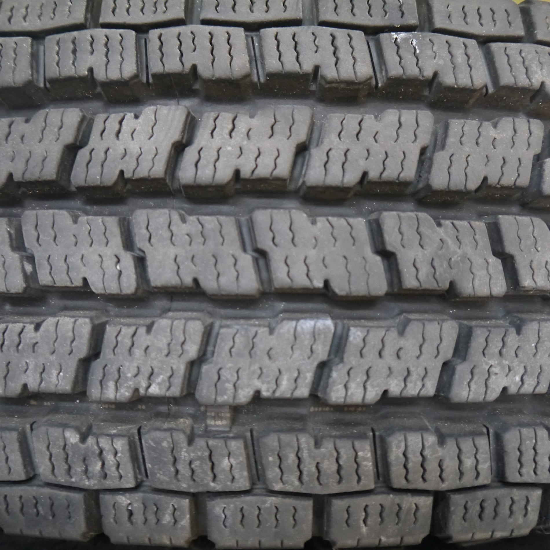 バリ溝！9.5分！6本☆トラック タイヤ 205/80R17.5 120/118L 12PR