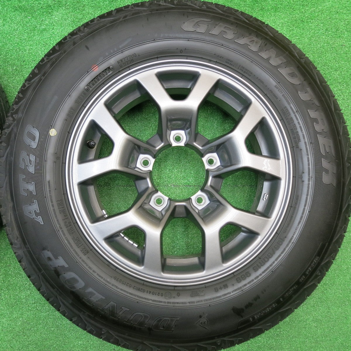 新車外し！23年★スズキ JB74 ジムニーシエラ 純正 195/80R15 ダンロップ AT20 グラントレック 15インチ PCD139.7/5H★5102306HAノ