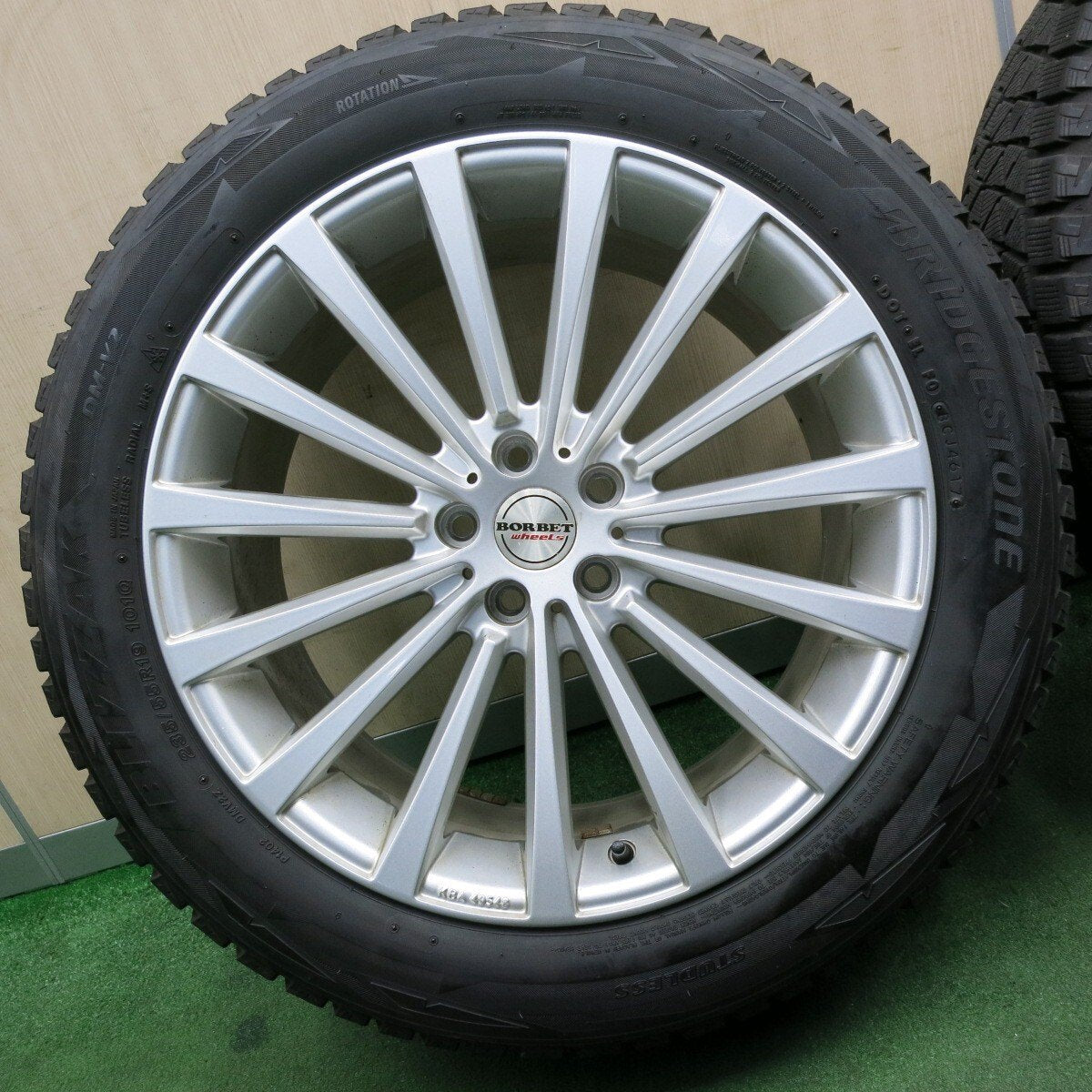 バリ溝！8.5分★ボルボ 等 BORBET 235/55R19 スタッドレス ブリヂストン ブリザック DM-V2 ボルベット PCD108/5H★4032403NJス