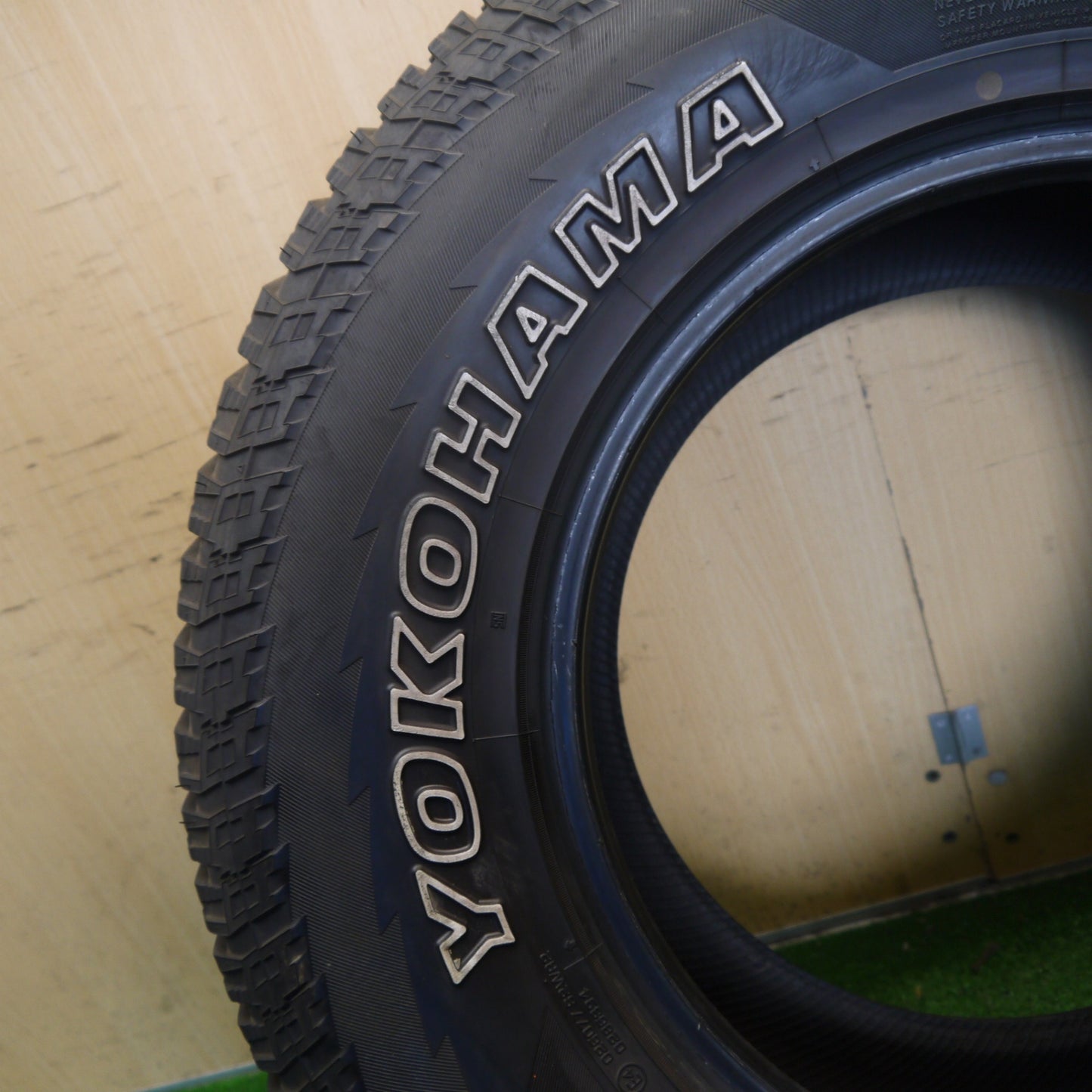 バリ溝！23年！9分！1本★285/70R17 ヨコハマ ジオランダー A/T G015 17インチ タイヤ ランクル プラド FJクルーザー ハマー H3 等★6060303Hノタ