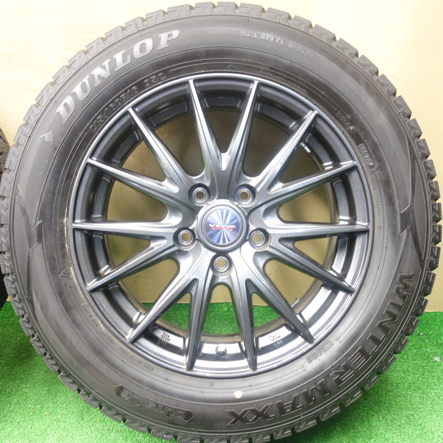バリ溝！23年！キレイ！9.5分以上★スタッドレス 215/60R16 ダンロップ ウインターマックス WM02 VELVA SPORTZ ヴェルヴァ 16インチ PCD114.3/5H★5122104KTス
