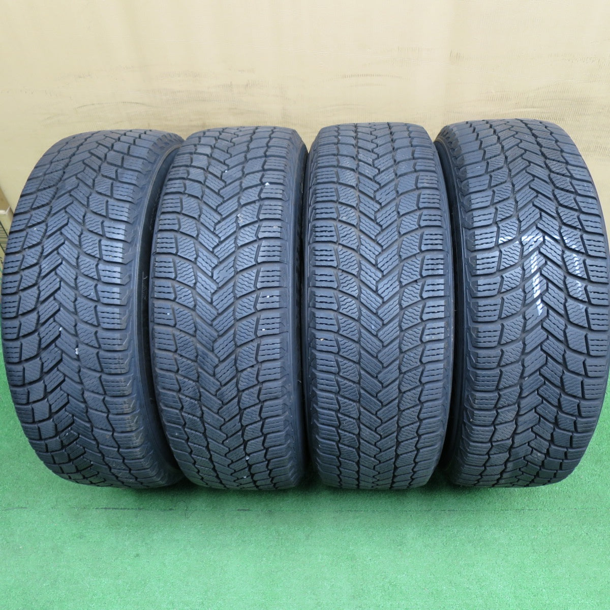 ほぼ未使用！22年！キレイ★スタッドレス 225/65R17 ミシュラン X-ICE SNOW SUV VELVA SPORTZ ヴェルヴァ 17インチ PCD114.3/5H★6022602NKス