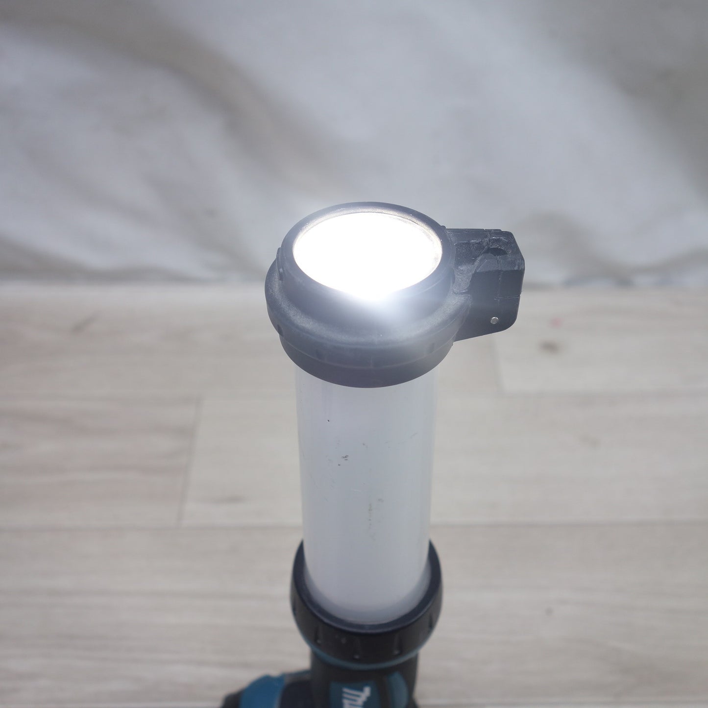[送料無料] ◆マキタ 充電式 LED ワーク ライト ML807 DC14.4V/18V ハンディ ランプ 作業灯 バッテリー BL1860B makita◆