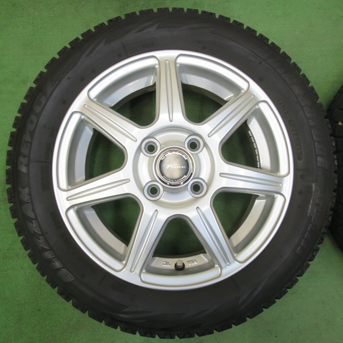 バリ溝！キレイ！8.5分★スタッドレス 155/65R14 ブリヂストン ブリザック REVO GZ TOPRUN トップラン 14インチ PCD100/4H★5032201イス