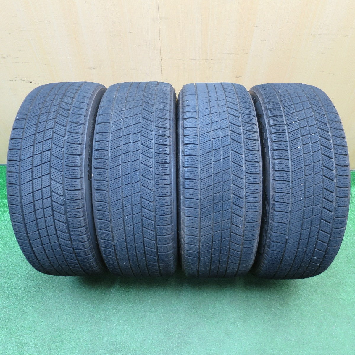 センサー付！バリ溝！22年！9.5分★レクサス GS バージョンL 純正 235/45R18 スタッドレス ブリヂストン ブリザック VRX3 18インチ PCD114.3/5H★5121701NJス