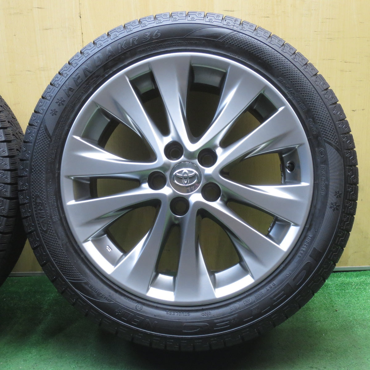バリ溝！22年！キレイ！9.5分★トヨタ 20系 アルファード ヴェルファイア 純正 235/50R18 スタッドレス ケンダ KR36 アイステック ネオ 18インチ PCD114.3/5H★5070801NJス
