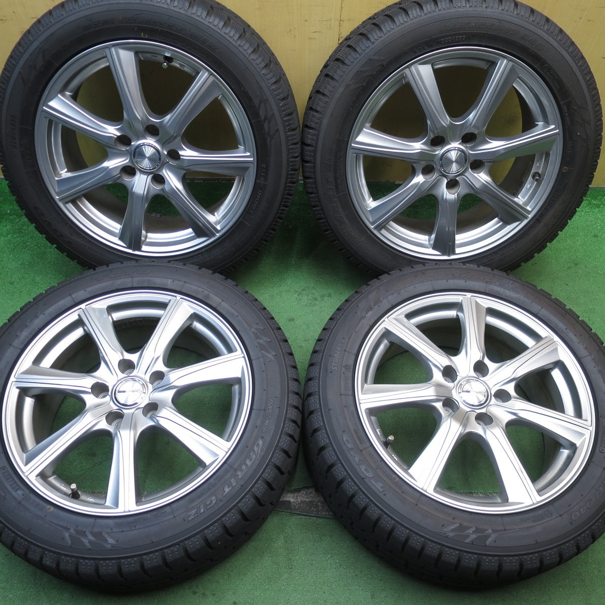 バリ溝！22年！キレイ！ほぼ10分★スタッドレス 215/55R17 トーヨー オブザーブ ガリット GIZ PRD 社外 アルミ 17インチ PCD114.3/5H★5081303NJス