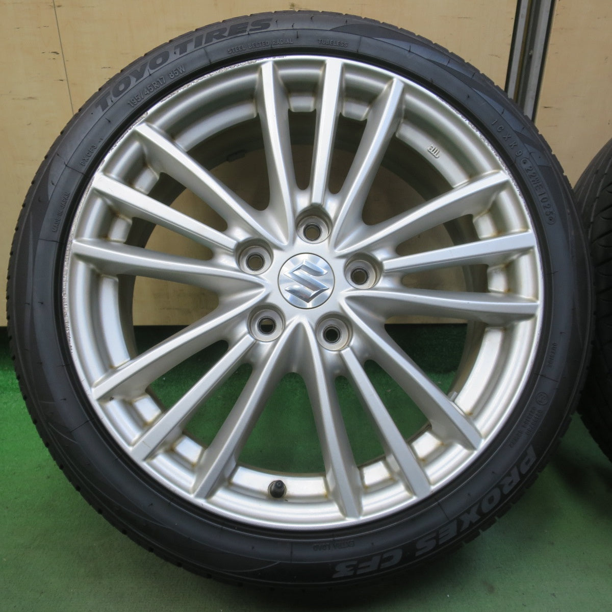 バリ溝！25年！9.5分◎スズキ ZC32S スイフト スポーツ 純正 195/45R17 トーヨー プロクセス CF3 17インチ PCD114.3/5H◎6081906イノ