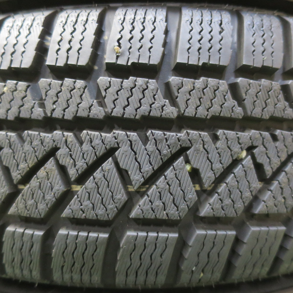 バリ溝！25年！ほぼ10分◎スタッドレス 155/65R13 デルマックス ULTIMA SNOW VENTO ヴェント 13インチ PCD100/4H◎6082906イス