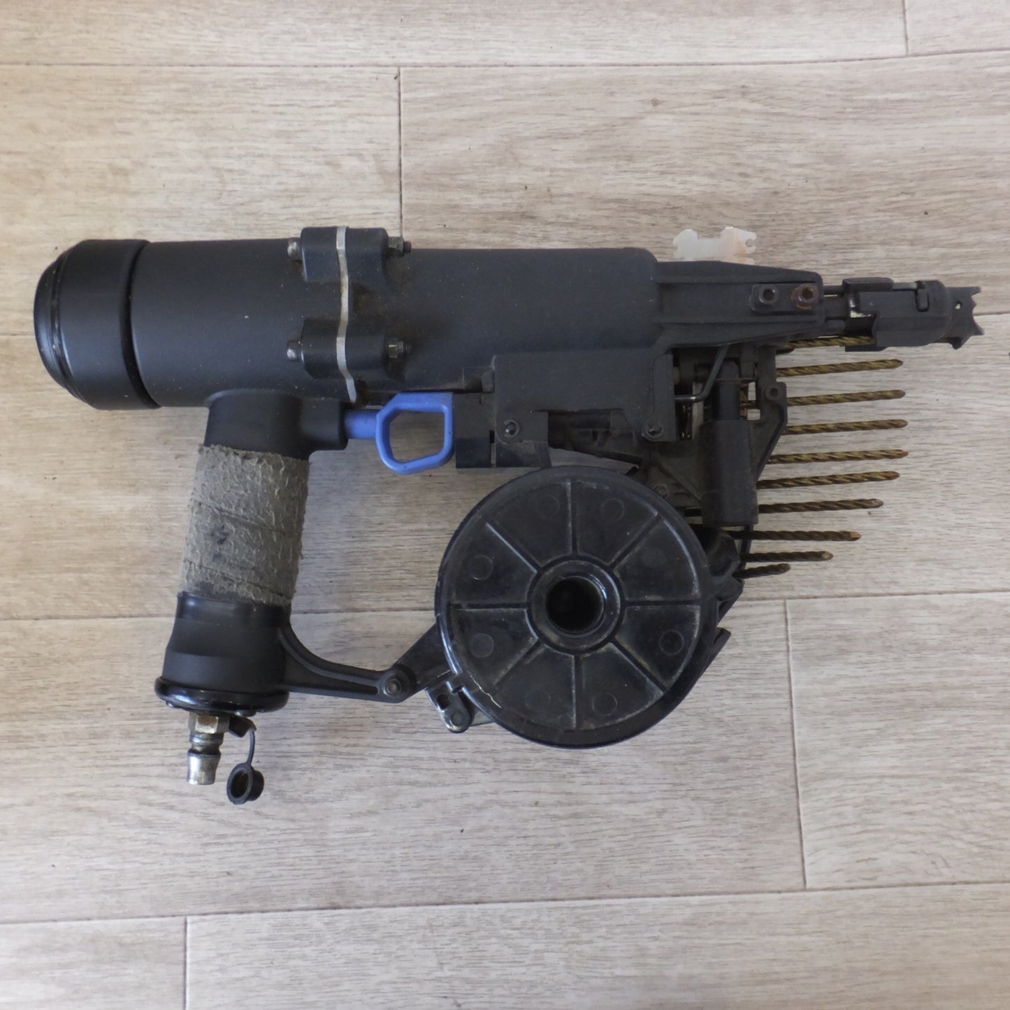 [送料無料] ★マックス MAX 100mm 釘打機 V300 常圧コイルネイラ CN-V300　使用ネイル足長 65～100mm★