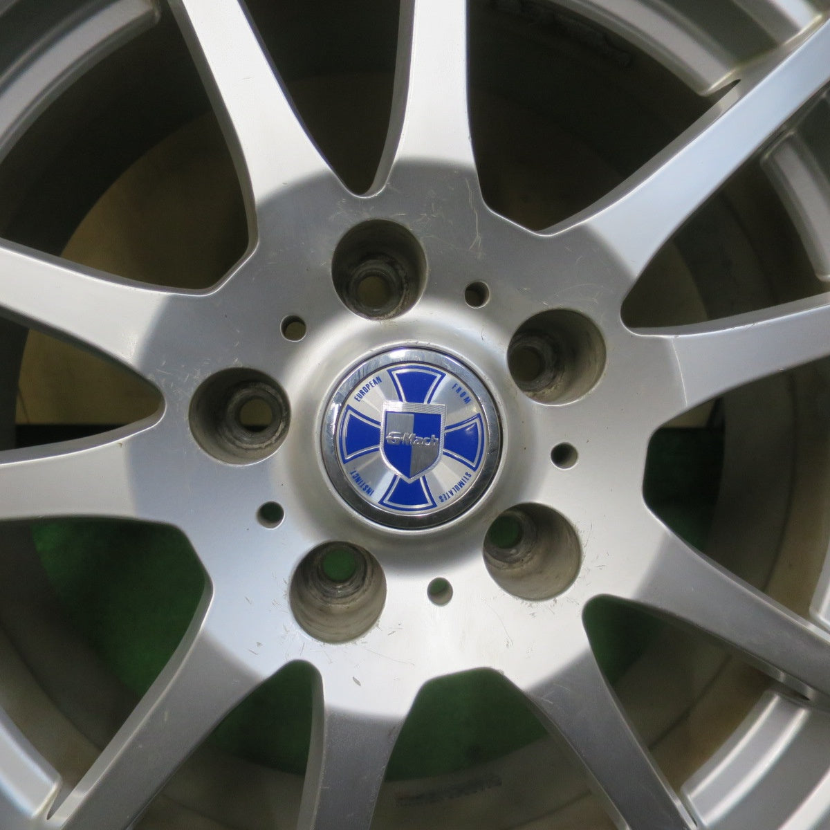 バリ溝！24年！ほぼ10分★スタッドレス 205/65R16 ピレリ アイスゼロ アシンメトリコ GMach 社外 アルミ 16インチ PCD114.3/5H★6020605イス