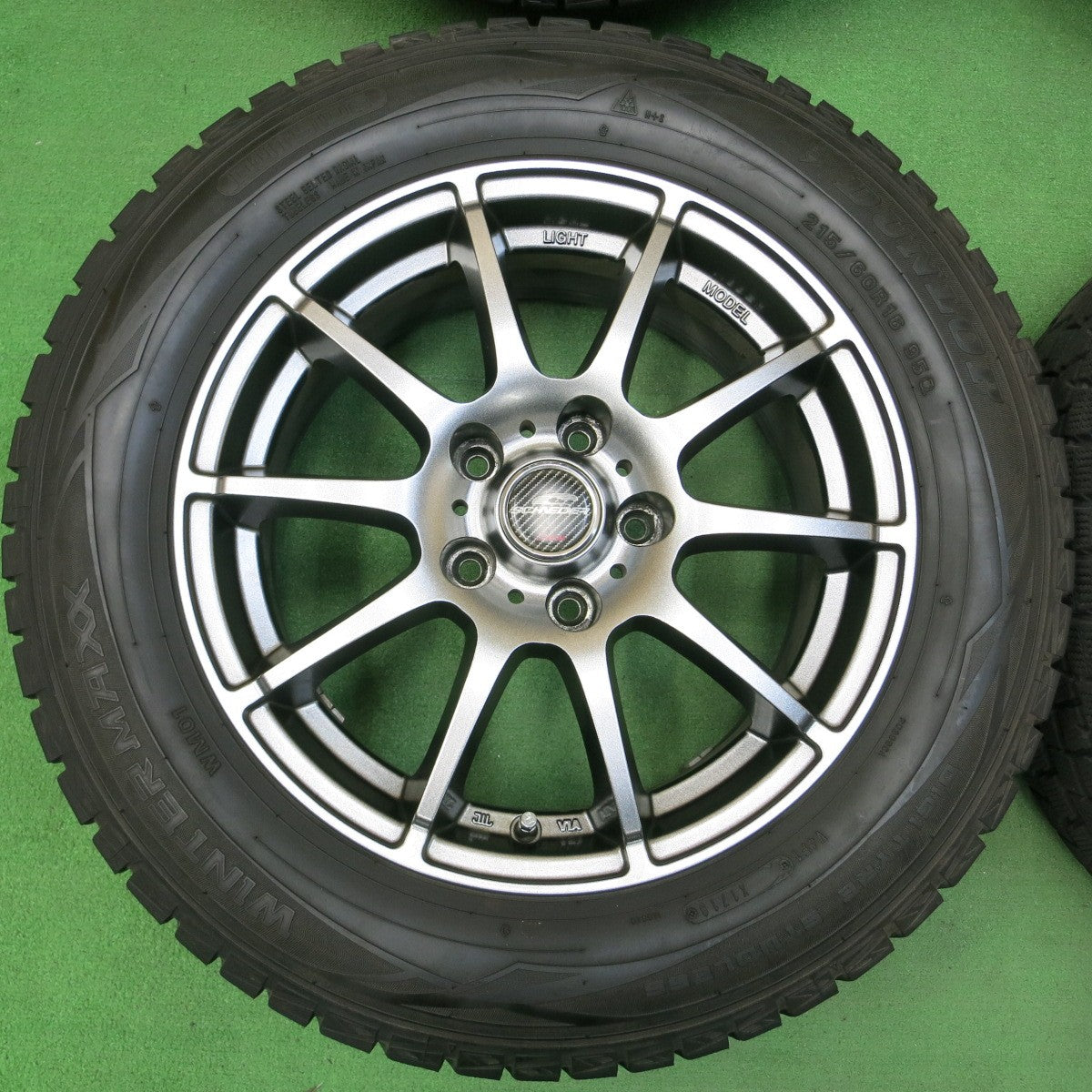 *送料無料* バリ溝！キレイ！9.5分★スタッドレス 215/60R16 ダンロップ ウインターマックス WM01 SCHNEIDER シュナイダー PCD114.3/5H★4042803イス