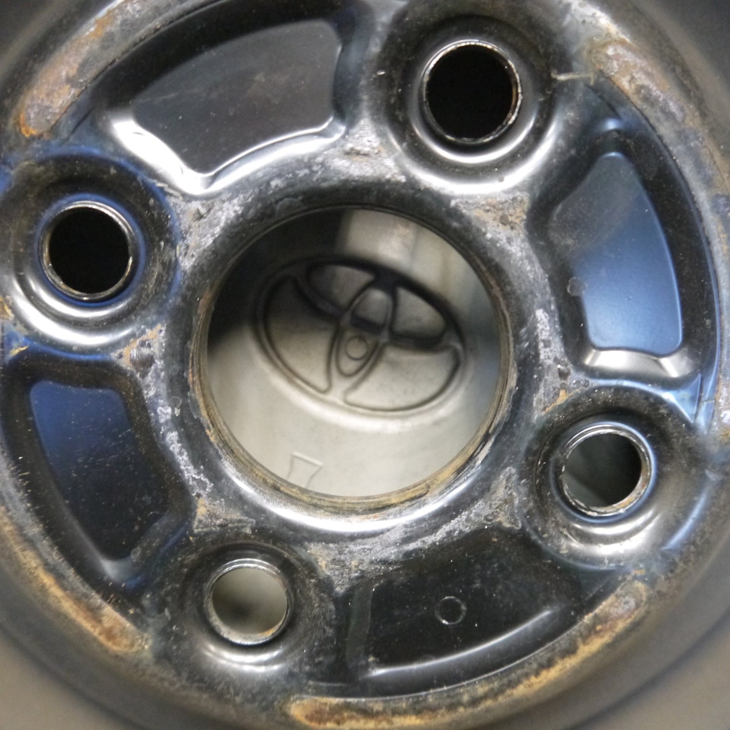 バリ溝！23年！9分◎トヨタ NHP10 アクア 純正 スチール 175/65R15 トーヨー ナノエナジー3 プラス 15インチ PCD100/4H◎6083106Hノ