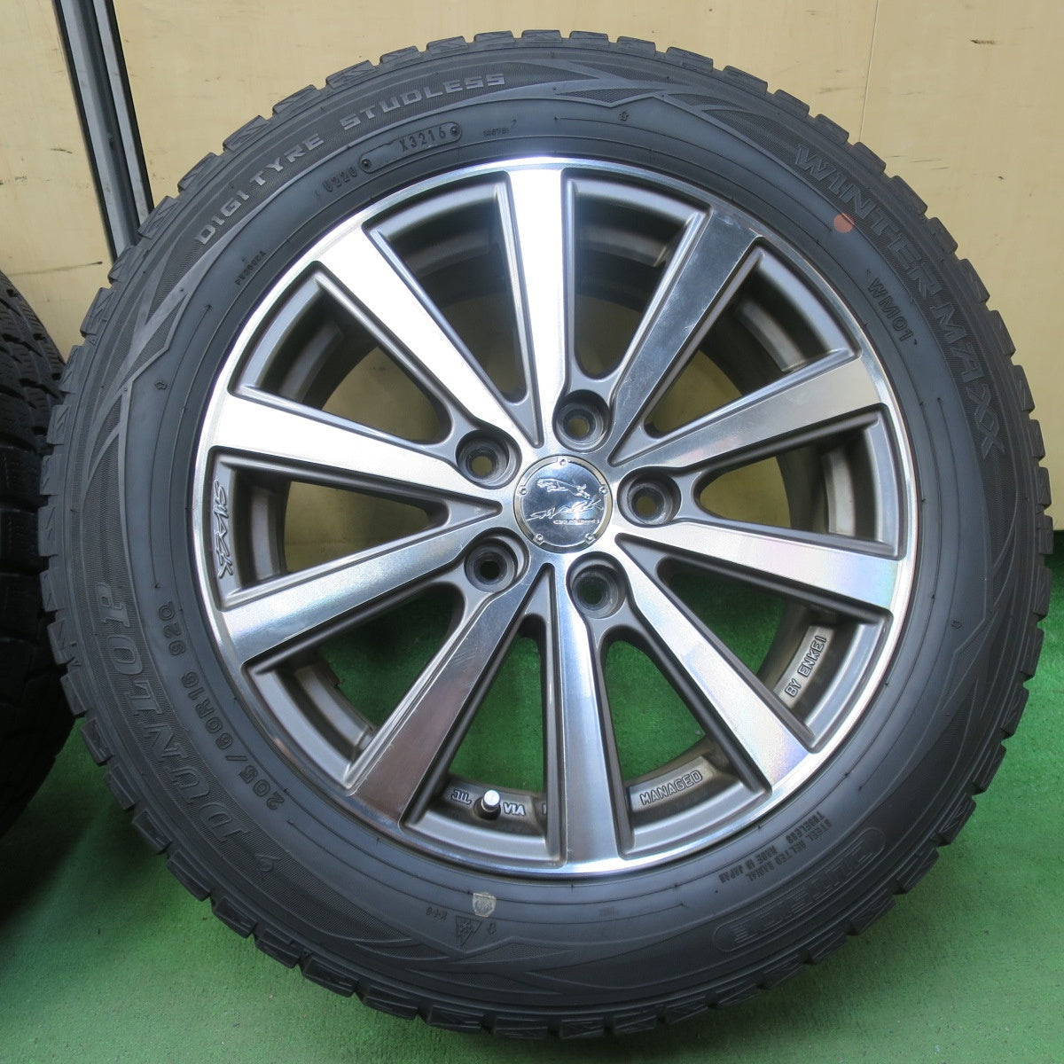 4本価格★スタッドレス 205/60R16 ダンロップ ウインターマックス WM01 SMACK ENKEI スマック エンケイ 16インチ PCD114.3/5H★5100905イス
