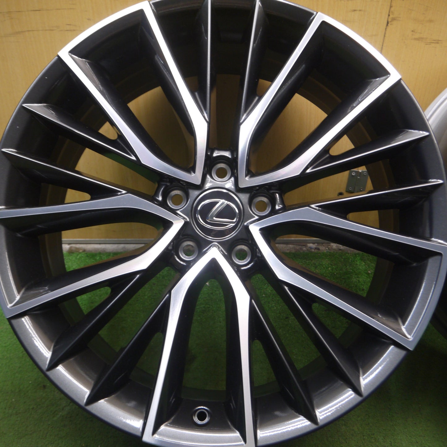 *送料無料* 新車外し★レクサス NX バージョンL 純正 ホイール 20インチ 20×7.5J PCD114.3/5H★4062506Hホ