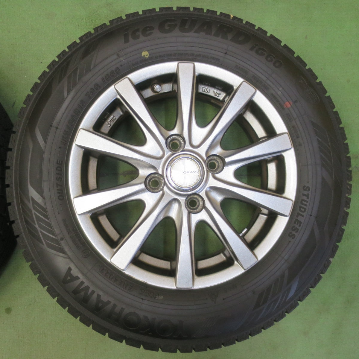 バリ溝！22年！8.5分★スタッドレス 155/80R13 ヨコハマ アイスガード iG60 GRASS グラス 13インチ PCD100/4H★6042802イス