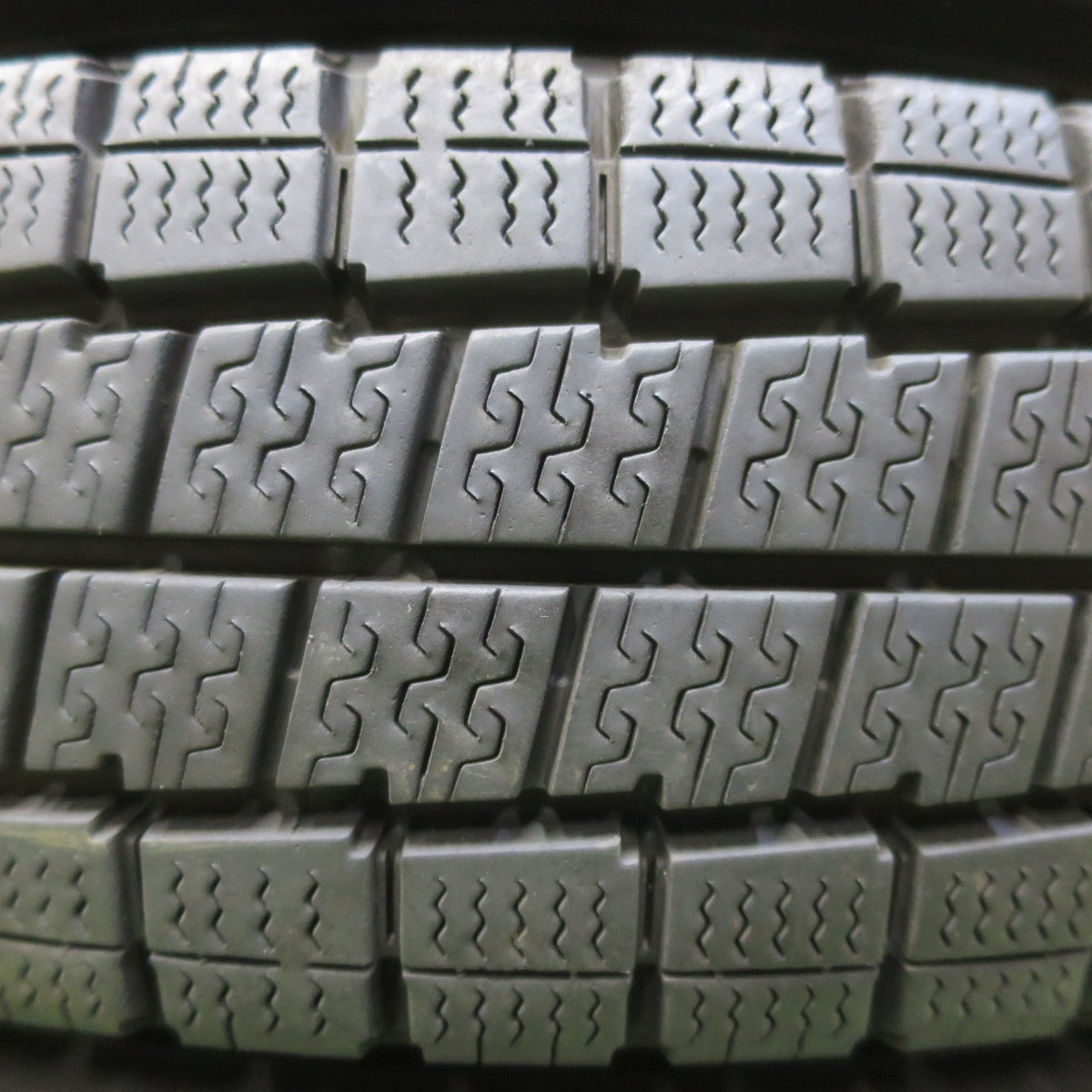 バリ溝！24年！9分◎スタッドレス 145/80R12 80/78N ダンロップ ウインターマックス LV01 for VAN スチール ホイール 12インチ PCD100/4H◎6091103イス