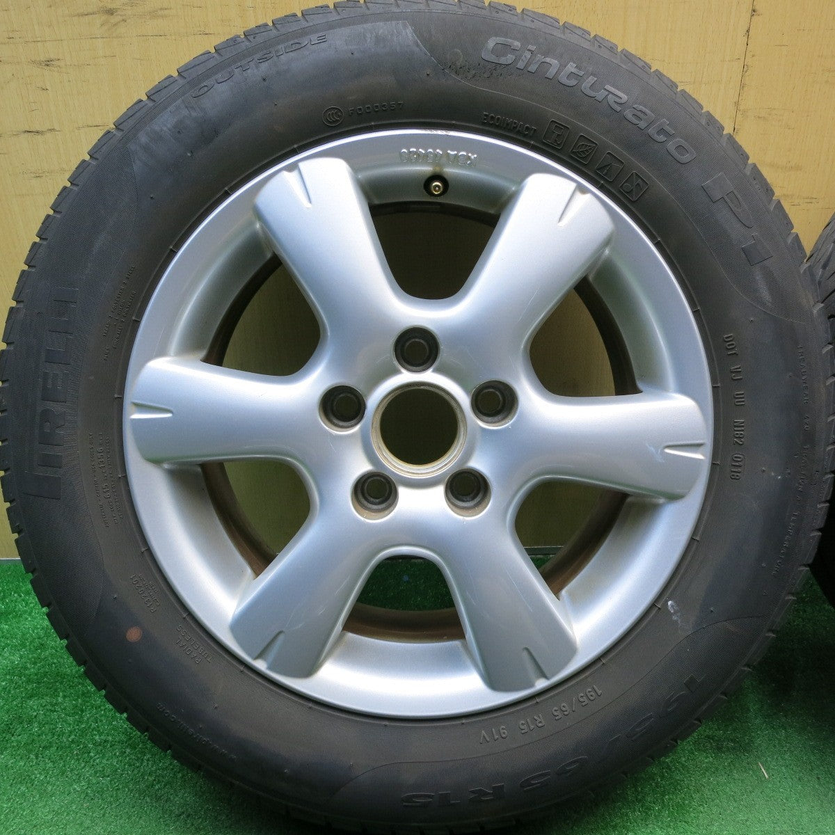 4本価格★ワーゲン ゴルフ 純正 195/65R15 ピレリ Cinturato P1 15インチ PCD112/5H★5042701HAノ